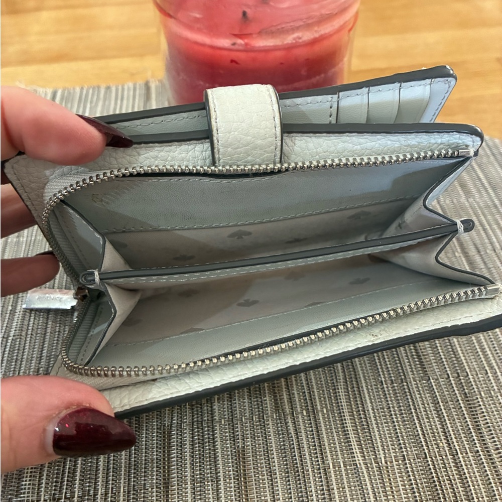 Kate Spade White Wallet - Picture 9 of 9